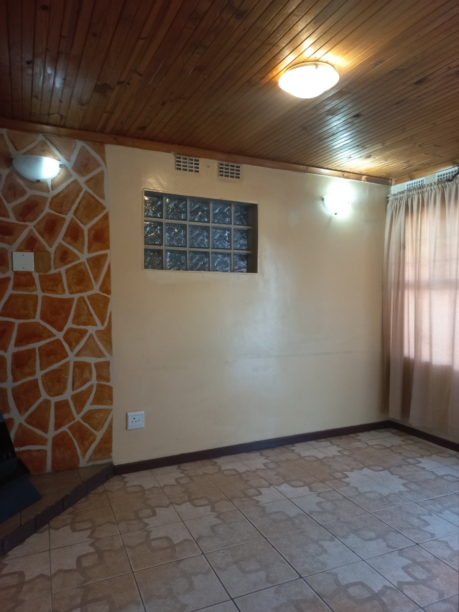 2 Bedroom Property for Sale in Elsies River Western Cape